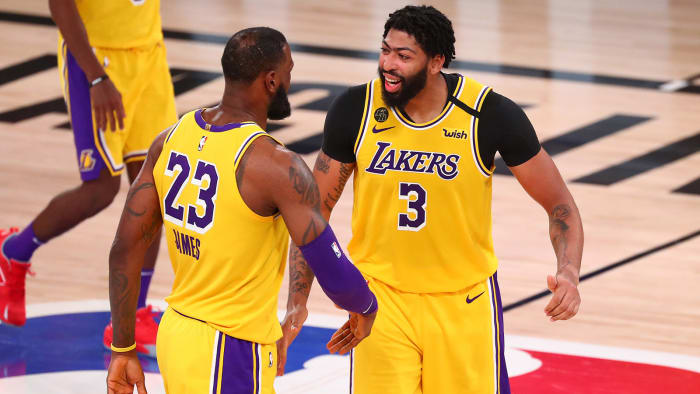 anthony-davis-lebron-james-lakers-gold